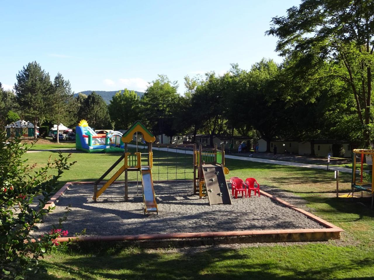 Camping 3 Etoiles - Piscine Chauffee - Vue Montagne Сен-Жірон Екстер'єр фото