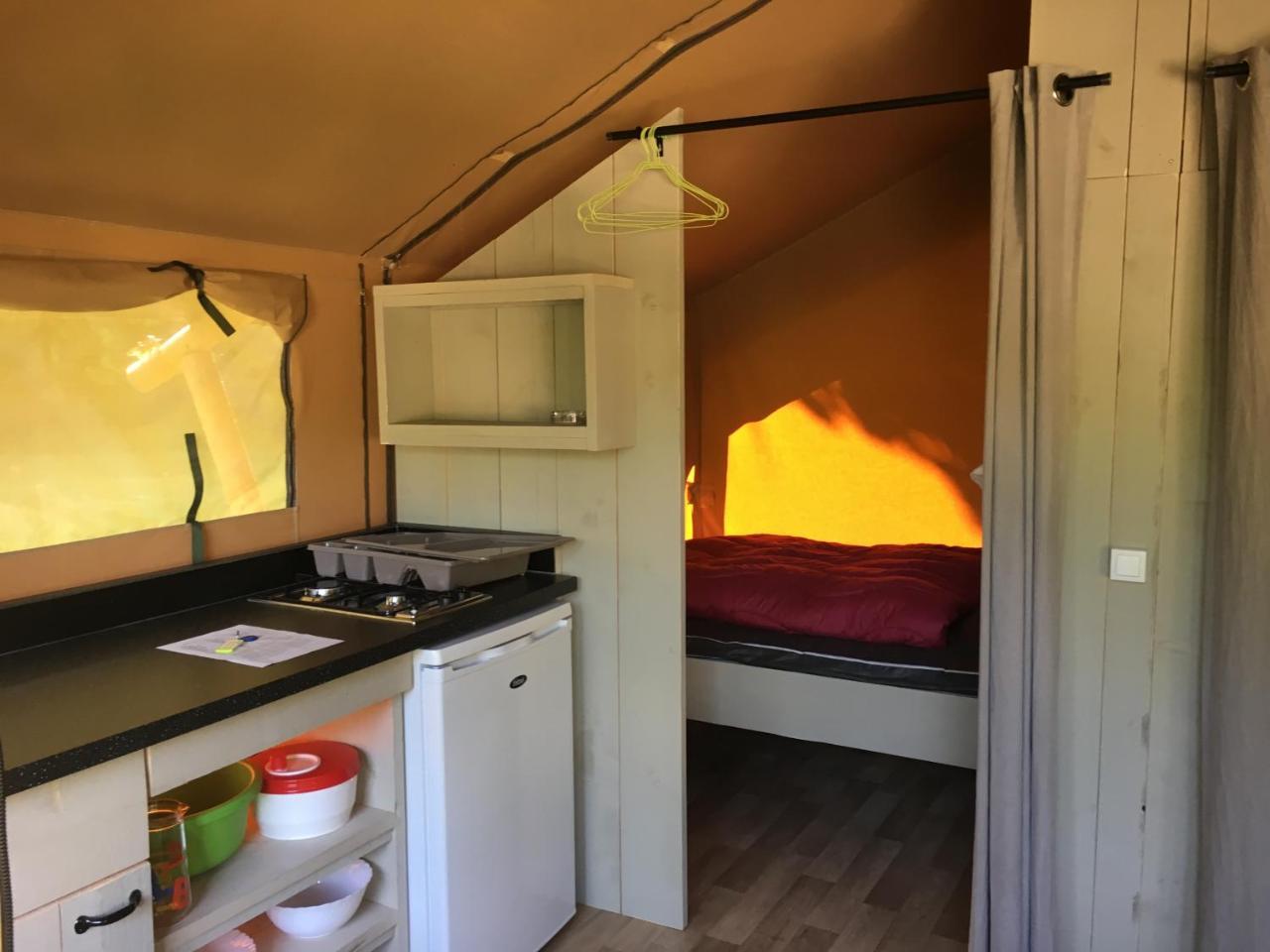 Camping 3 Etoiles - Piscine Chauffee - Vue Montagne Сен-Жірон Екстер'єр фото